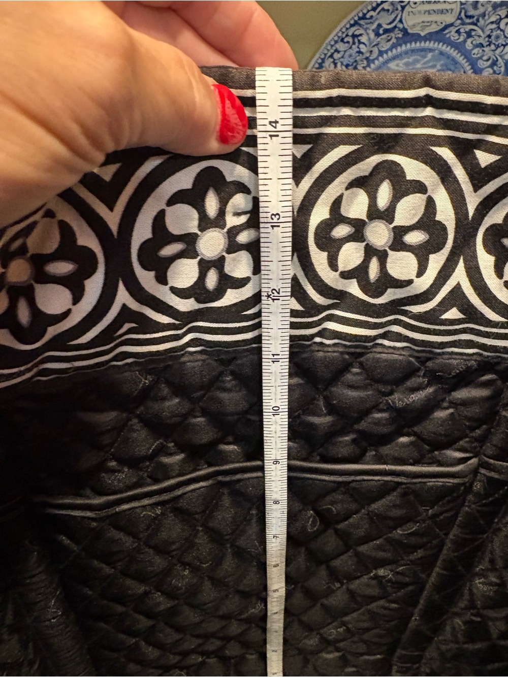 Vera Bradley Large Tote Bag With Toggle Closure, Night & Day Pattern - Picture 12 of 14